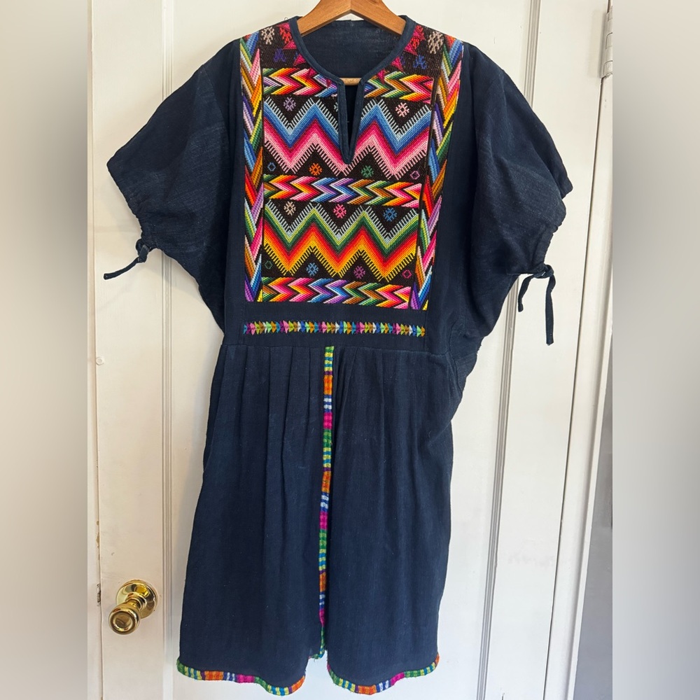 VTG Guatemalan embroidered indigo tunic